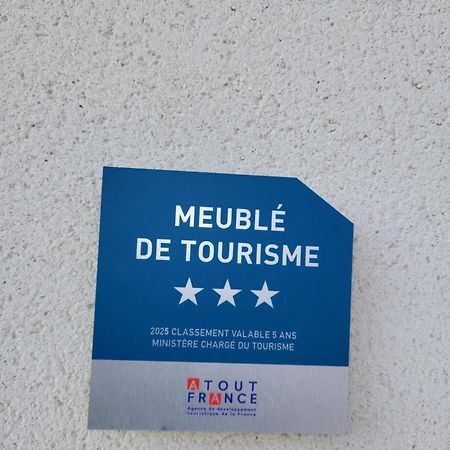 Gites Les Mondaines - Les Hirondelles Favieres  Екстер'єр фото