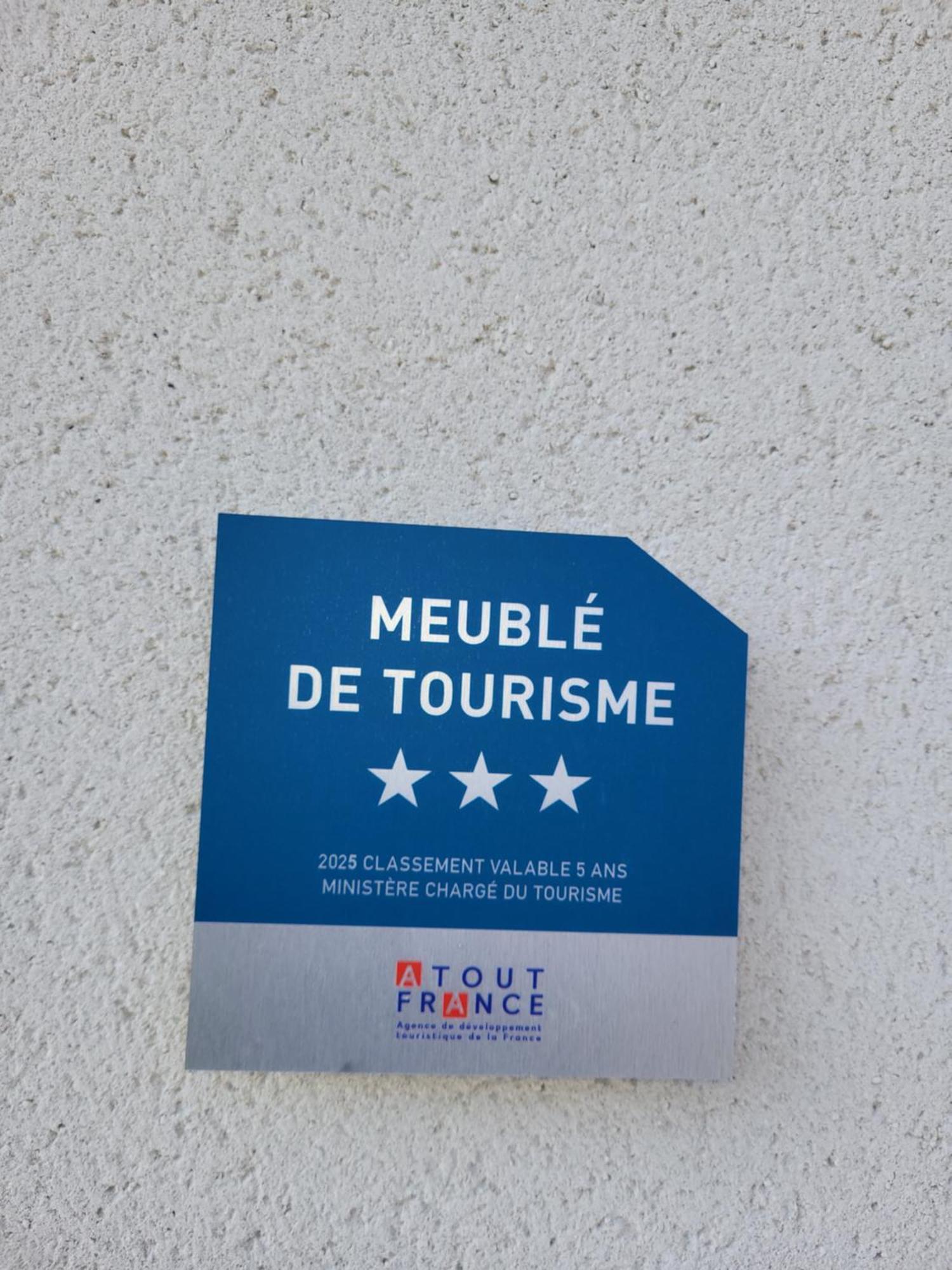 Gites Les Mondaines - Les Hirondelles Favieres  Екстер'єр фото